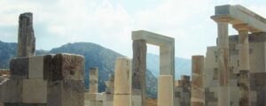 Daily cruises from Paros to Delos and Mykonos.